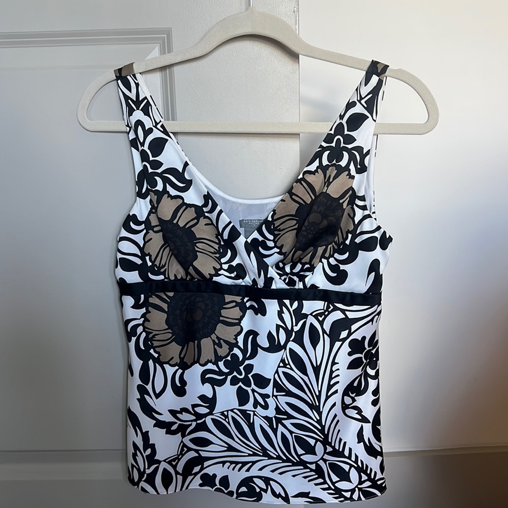 Ann Taylor fitted blouse/top